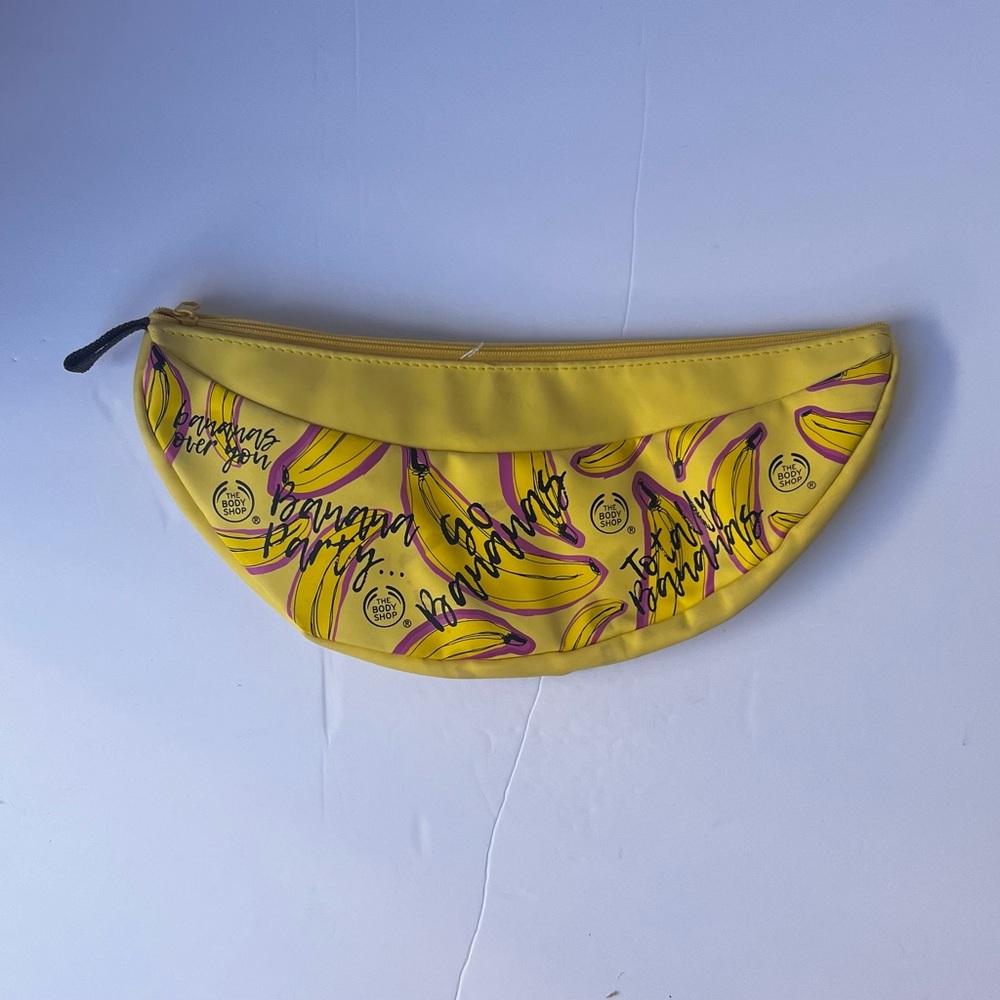The Body Shop ~Go Bananas! 🍌Cosmetic Makeup Bag